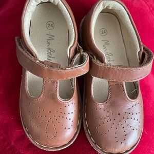 Girls brown leather Mary Jane shoes
